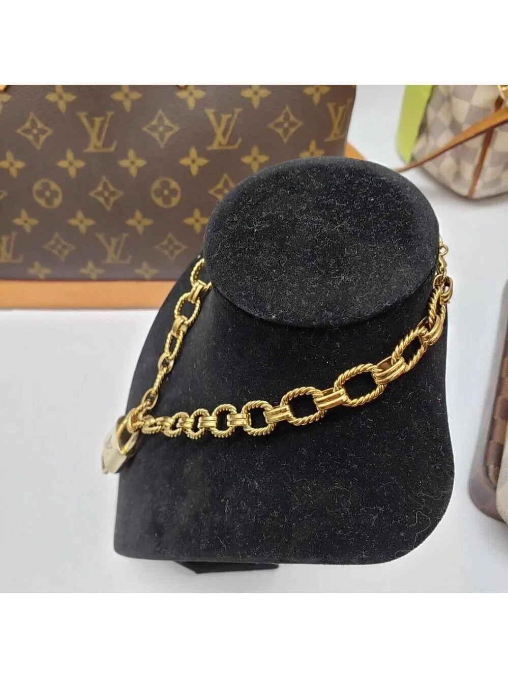Authentic Louis Vuitton Lock & Key w/ Unbranded Gold Plated Gold Chain Necklace